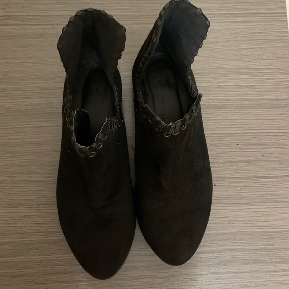 ASOS 6.5 lace detail booties - Picture 3 of 3